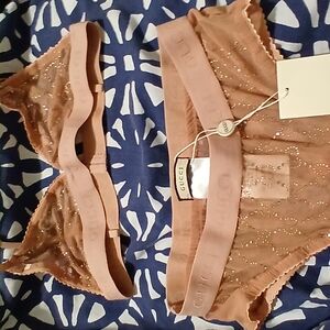 Gucci Women's Intimates Set in Tan